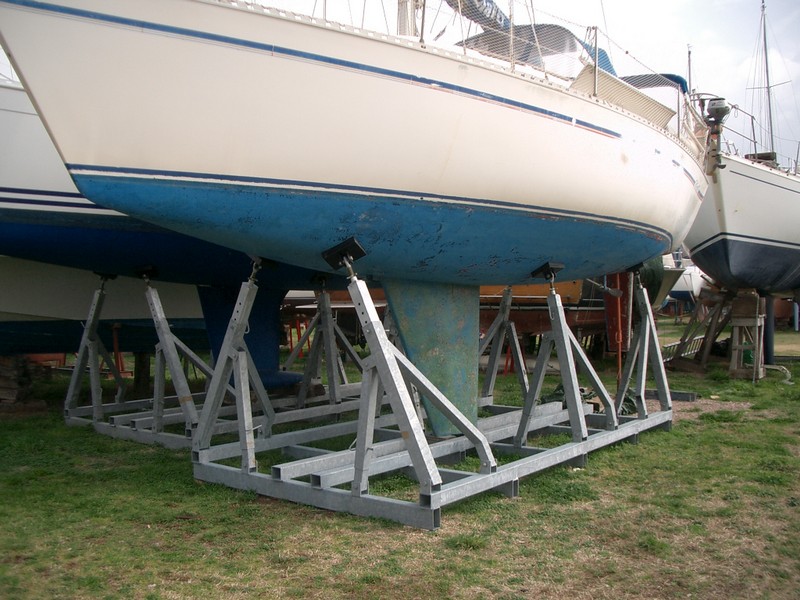 sailboat trailer mast cradle